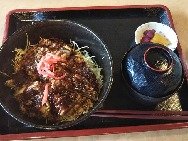 名物シイタケどんぶり【み味】醤油味もある_道の駅 平成
