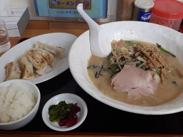 食べにくい。_ラーメン福福