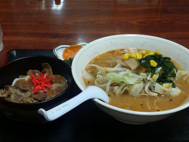 味噌ラーメンにミニ牛丼_どさん子室根店
