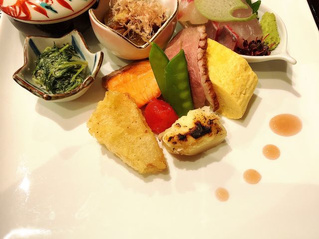 れんげランチの9種盛りプレート_和食れんげ