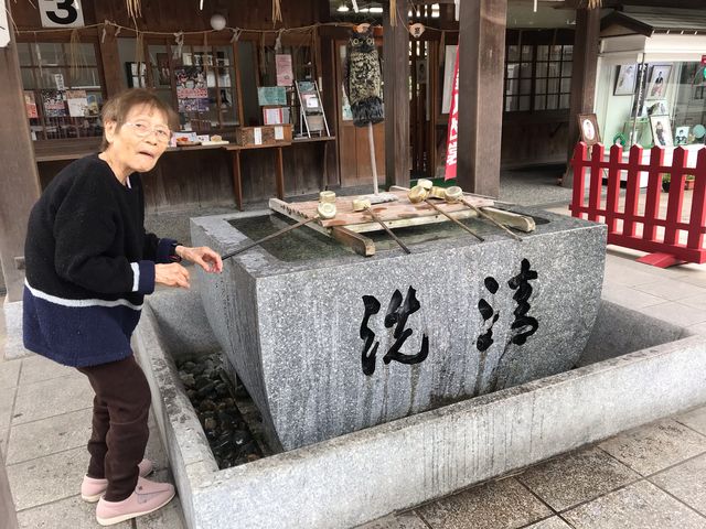 85歳の母 父の御墓参り。_八坂神社