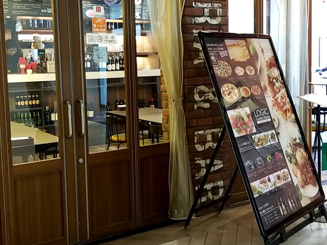 お店入り口_LOGIC ロジック 横浜