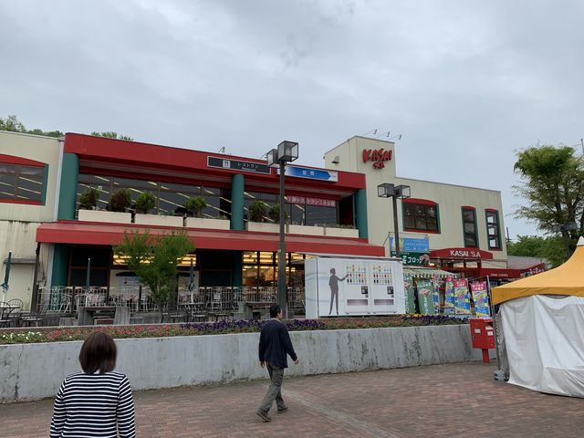 2階のレストランは180席_中国道SA 加西レストハウス(下り線)