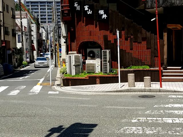 建物外観(お店は二階)_魚旬 伊勢佐木町店