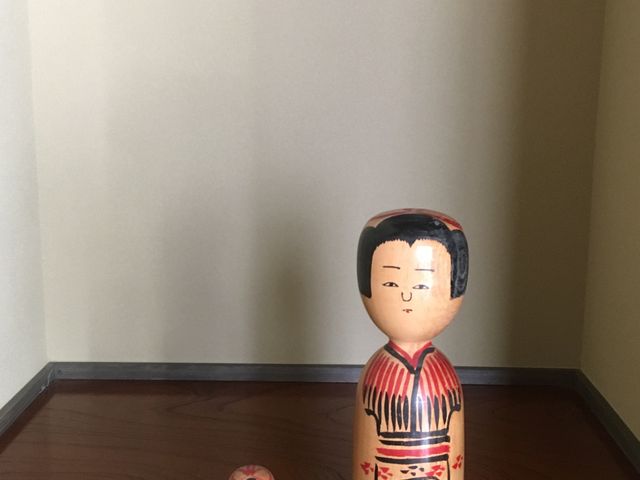 お部屋にこけし_奥山旅館