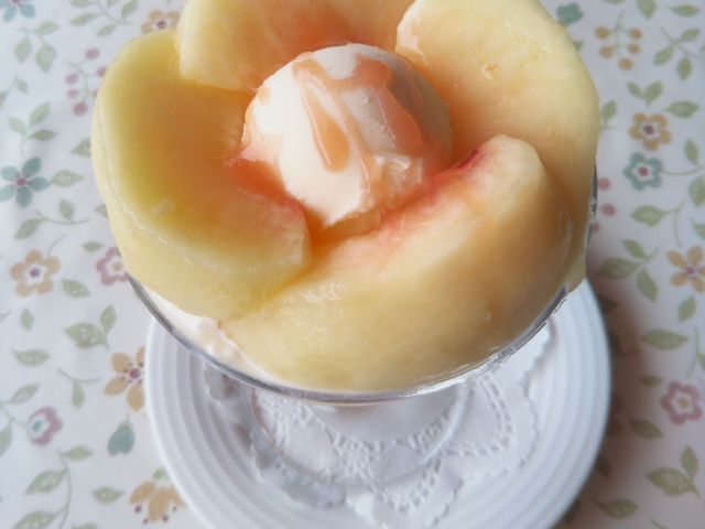 『ver klarの桃のパフェ』。_ver klar
