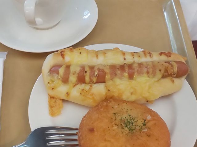 店内で_関口フランスパン 目白坂本店