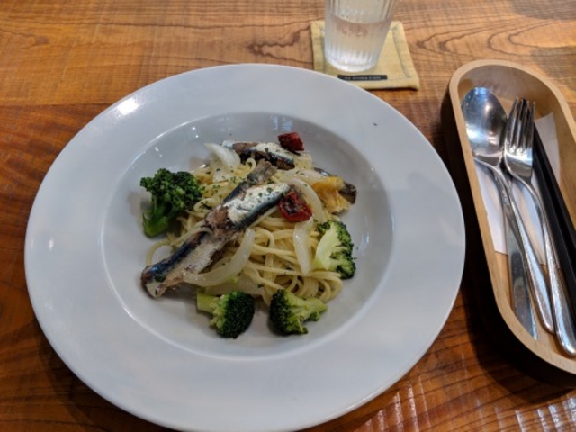 塩レモンとオイルサーディンのパスタ_Cafe de Manma