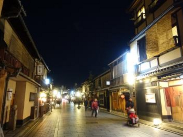 人影は少なかったです_花見小路通