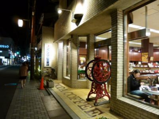 三条通り沿いにあります_イノダコーヒ 三条支店