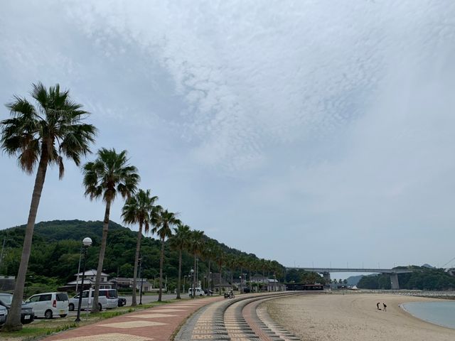 横にある伯方ビーチ_道の駅 伯方S・Cパーク