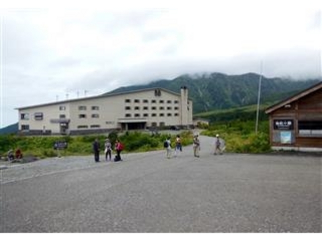 「弥蛇ヶ原」(バス停と弥蛇ヶ原ホテル)_弥陀ヶ原