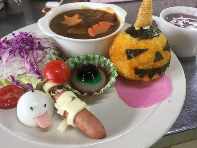 ハローウィンメニューのランチ_絵本喫茶ぱたぽん