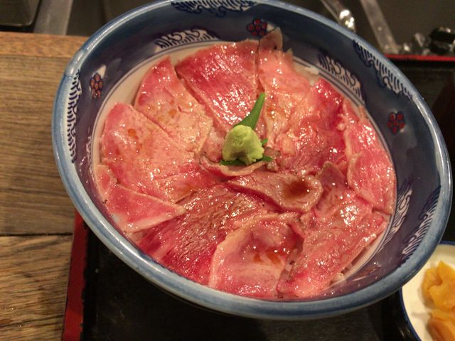 ローストビーフ丼_くまげら