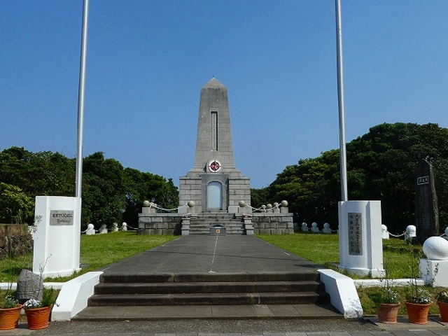和歌山県・東牟婁郡・串本町・トルコ軍艦遭難慰霊碑_トルコ軍艦遭難慰霊碑