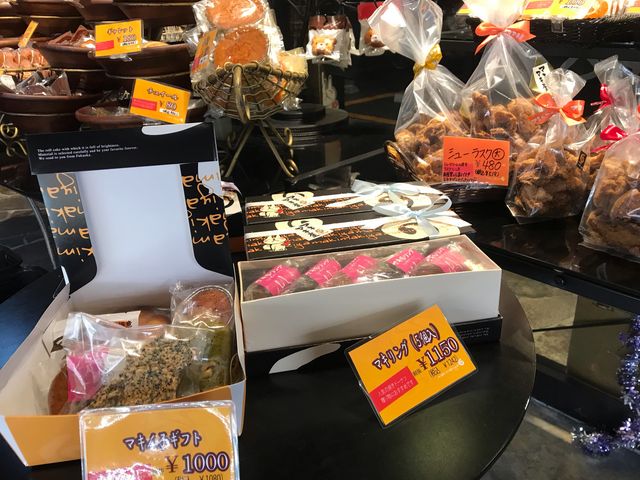 豊富な焼き菓子_マキマキ屋 三ヶ森店
