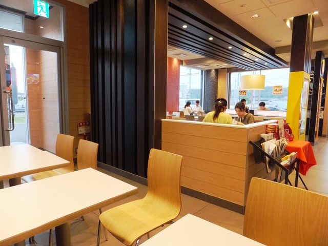 店内の雰囲気が大人っぽい。_マクドナルド倉敷中庄店(McDonald’s)