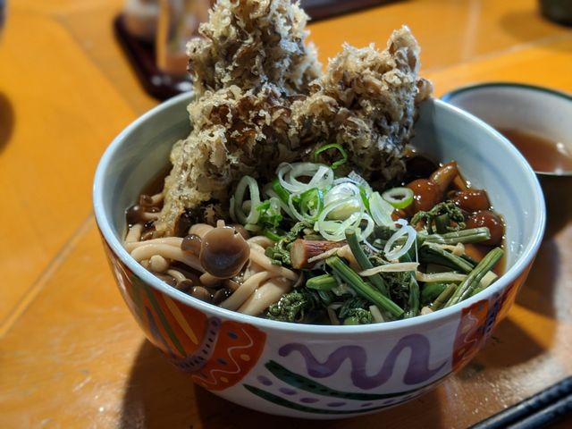 超特大のマイタケ_そば処くぼ田
