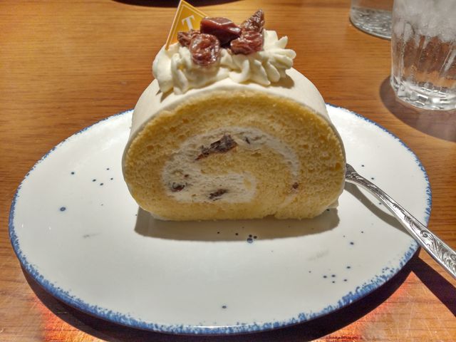 ラムレーズンロール_阪急うめだ本店 グリルキャピタル東洋亭