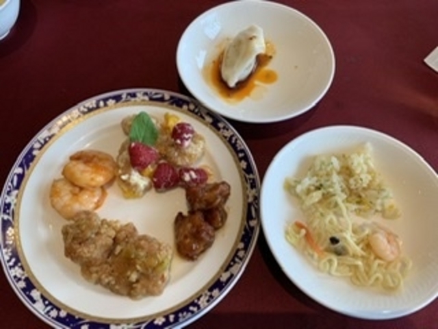 海老は2種類_中国料理バイキング 孫悟空