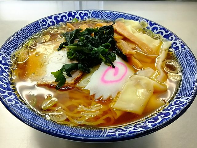 昔懐かしいラーメン的なワンタンメンです。これで550円は安い。_西新井らーめん