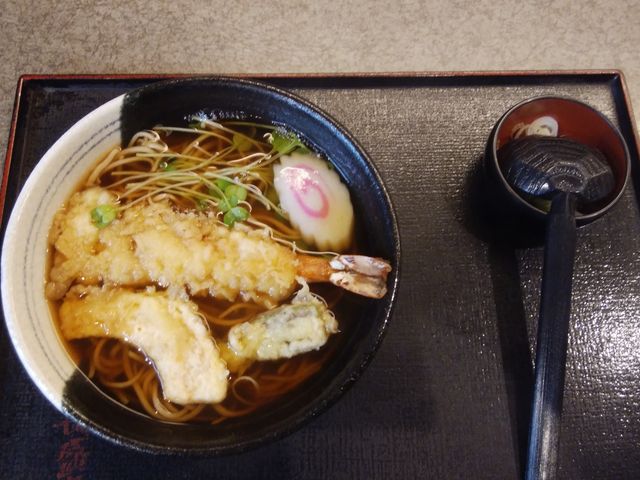 美味しい天ぷらそばを頂きました。_長盛庵