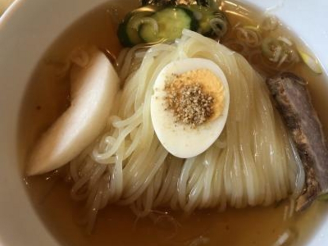 具材はシンプル_焼肉 冷麺 髭