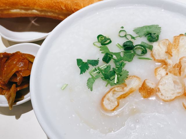 モツお粥。人気の理由は食べれば分かります^_^_謝甜記 貮号店