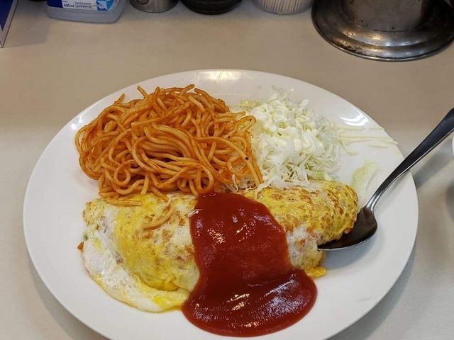 「これぞオムライス!」という感じの逸品です。_むさしや