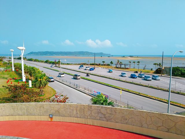 沖縄ドライブには欠かせないスポット_海の駅あやはし館
