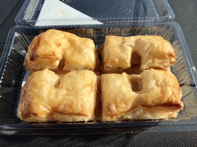 焼きたてです!_袋田温泉 滝味の宿 豊年万作 手作りアップルパイ