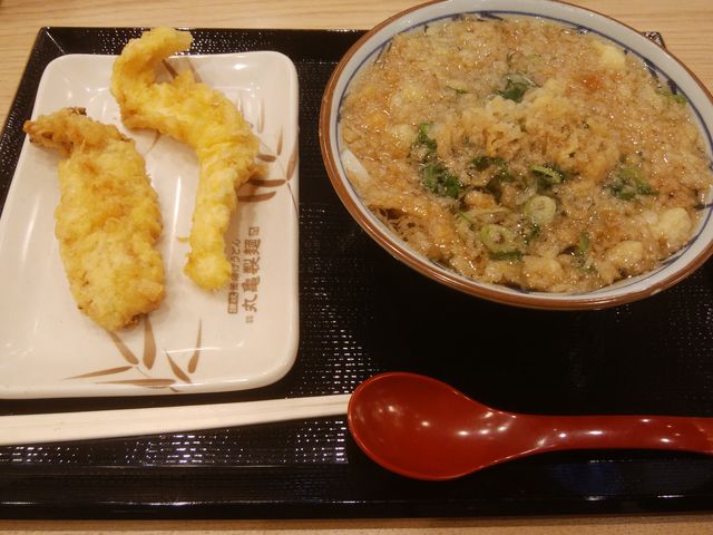 かけうどんに「いか天」「かしわ天」です。_丸亀製麺西葛西メトロセンター