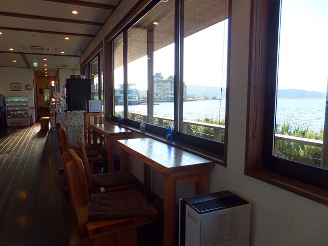 「ぱにーに 湯梨浜店」店内の様子。東郷湖畔にあります。_ぱにーに 湯梨浜店