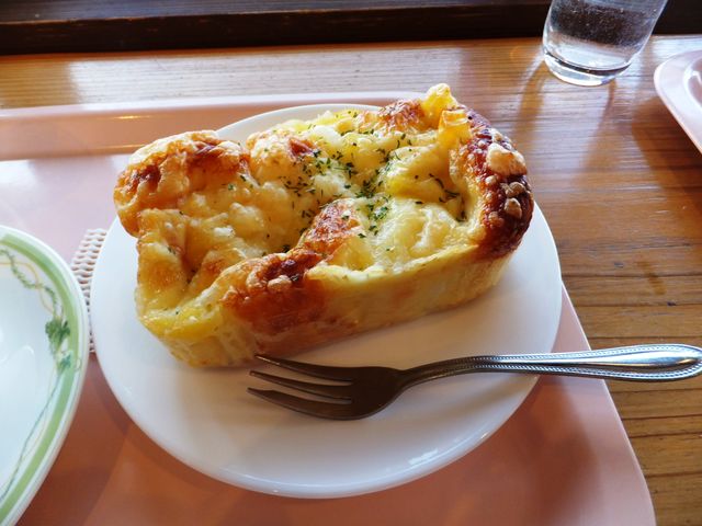 調理パンも美味しい。_ぱにーに 湯梨浜店
