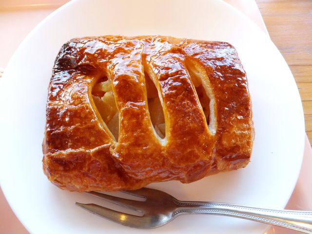 アップルパイなど菓子パンも美味しい。_ぱにーに 湯梨浜店