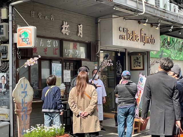 朝の情報番組取材中_梅月