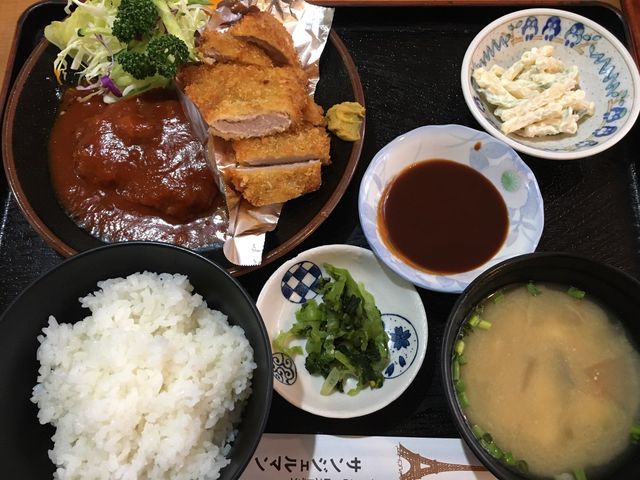 ハンバーグととんかつのやわらかさ。お腹いっぱいになります_サンジェルマン