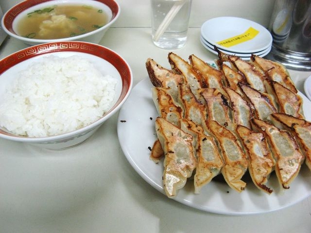 3人前も軽い_ぎょうざ大学 元町店