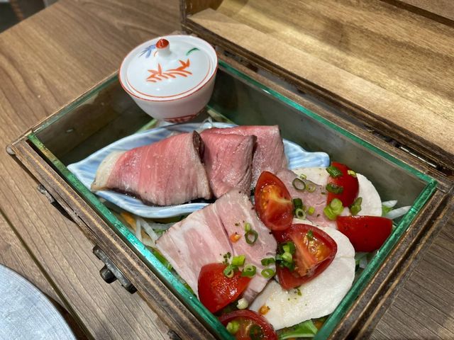 山賊の財宝
ローストポークと鶏ハム…加工肉の盛り合わせ。_Re tAKe リテイク