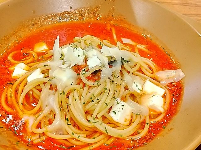 イタリアントマトとモッツァレラチーズのパスタ_パルメナーラ イオンモール船橋店