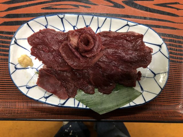 馬刺しボリューム満点 900円_徳心