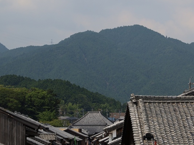 望遠で撮りました。_百六里庭