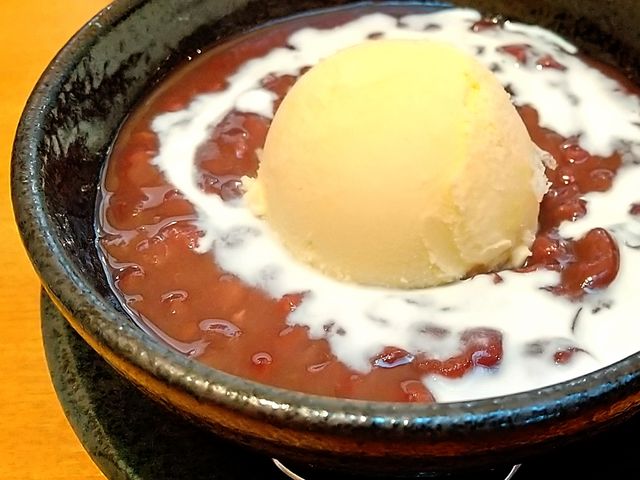 食後の和スイーツ、冷やしクリームのぜんざい_味の民芸相模原橋本店