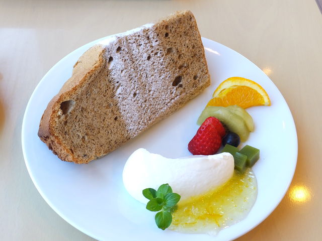紅茶のシフォンケーキ_汐風カフェ
