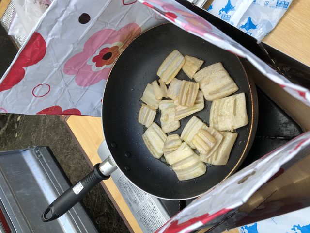 その場でレンコンを炒めていただくことができました。_CITY FARM DEGUCHI