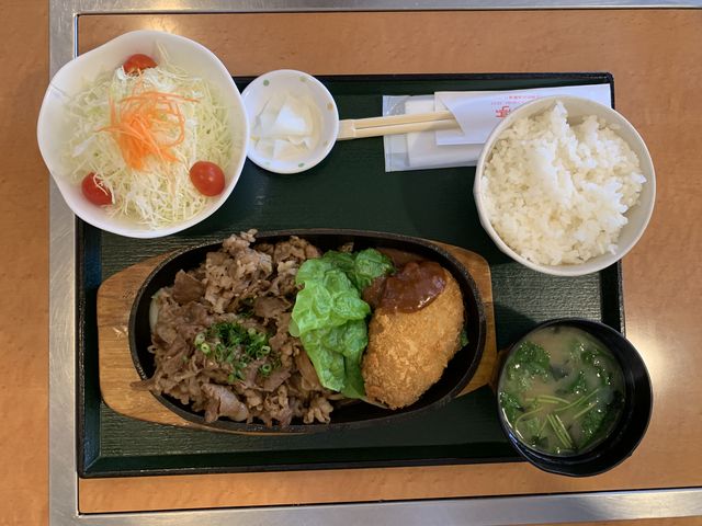 牛バラ焼き&コロッケランチ 1,020円_高森亭