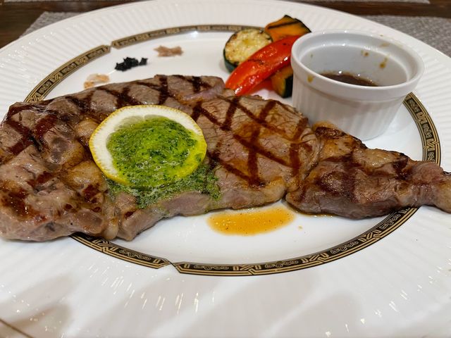 ステーキでパワー_レッド&ブラック ステーキハウス Red&Black SteakHouse プレミアホテル門司港