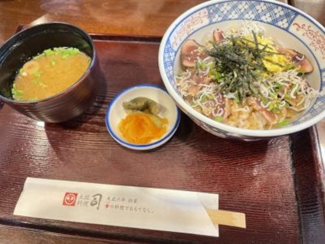 カツオ丼_土佐料理 司 高知空港店