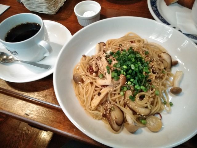 コーヒーとセットになった和風パスタ1100円(税込)_岡田珈琲 上通本店