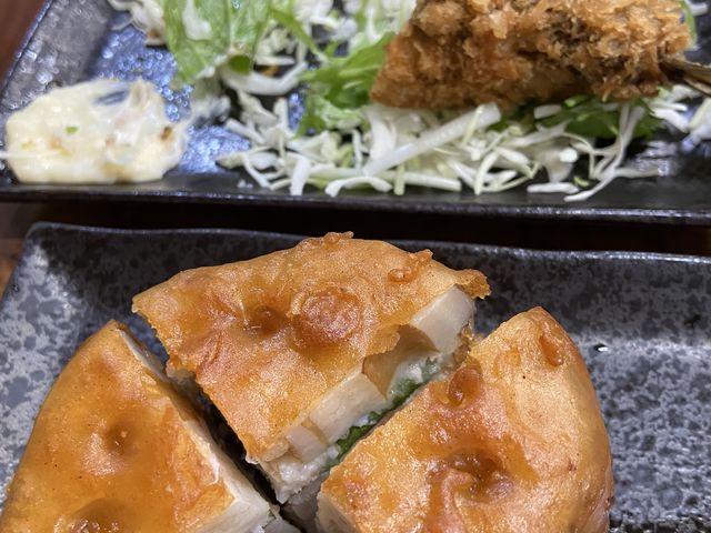 大きなイワシの中にポテトサラダが入ってて人気の品。れんこんの挟み揚げ。どちらも美味です。_永楽食堂